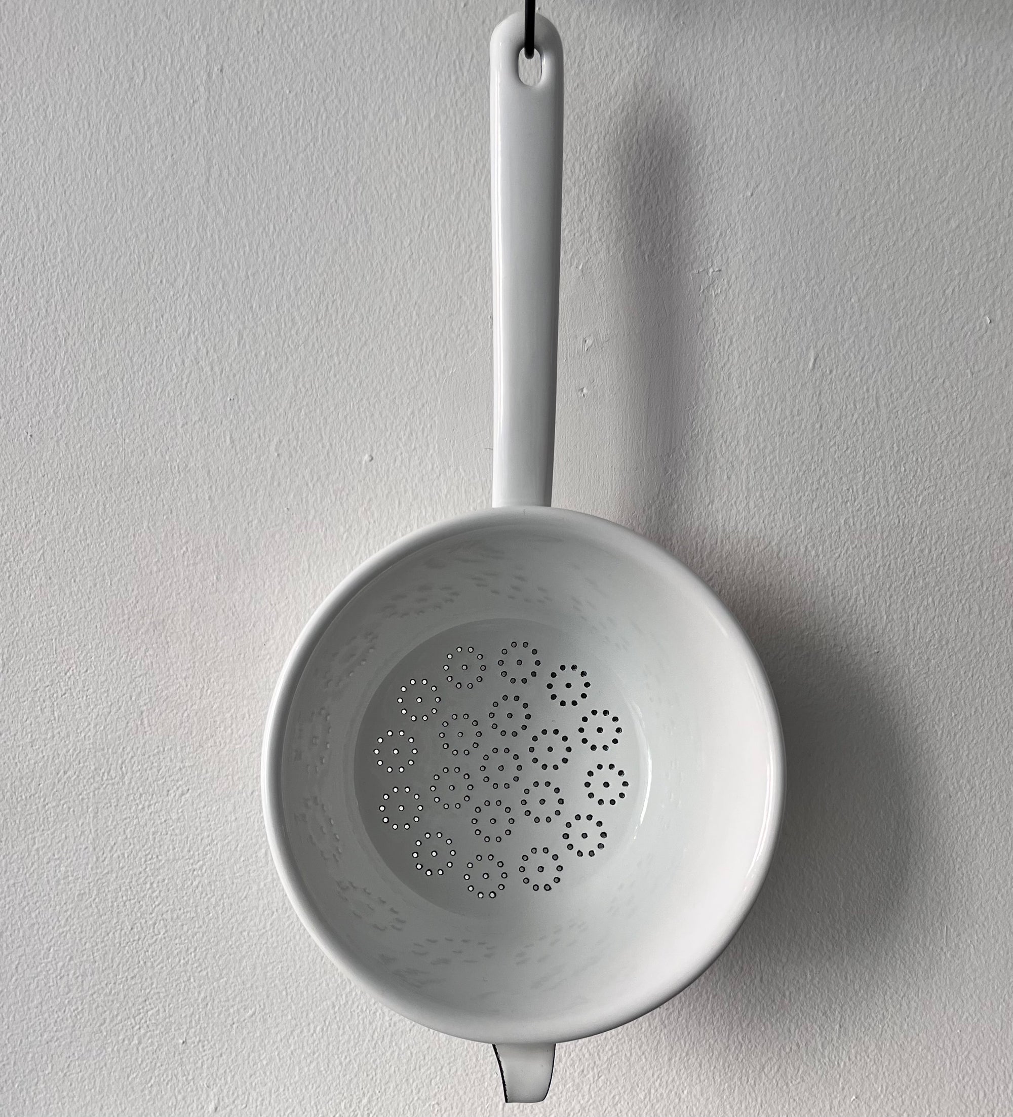 Enamel Sieve with handle